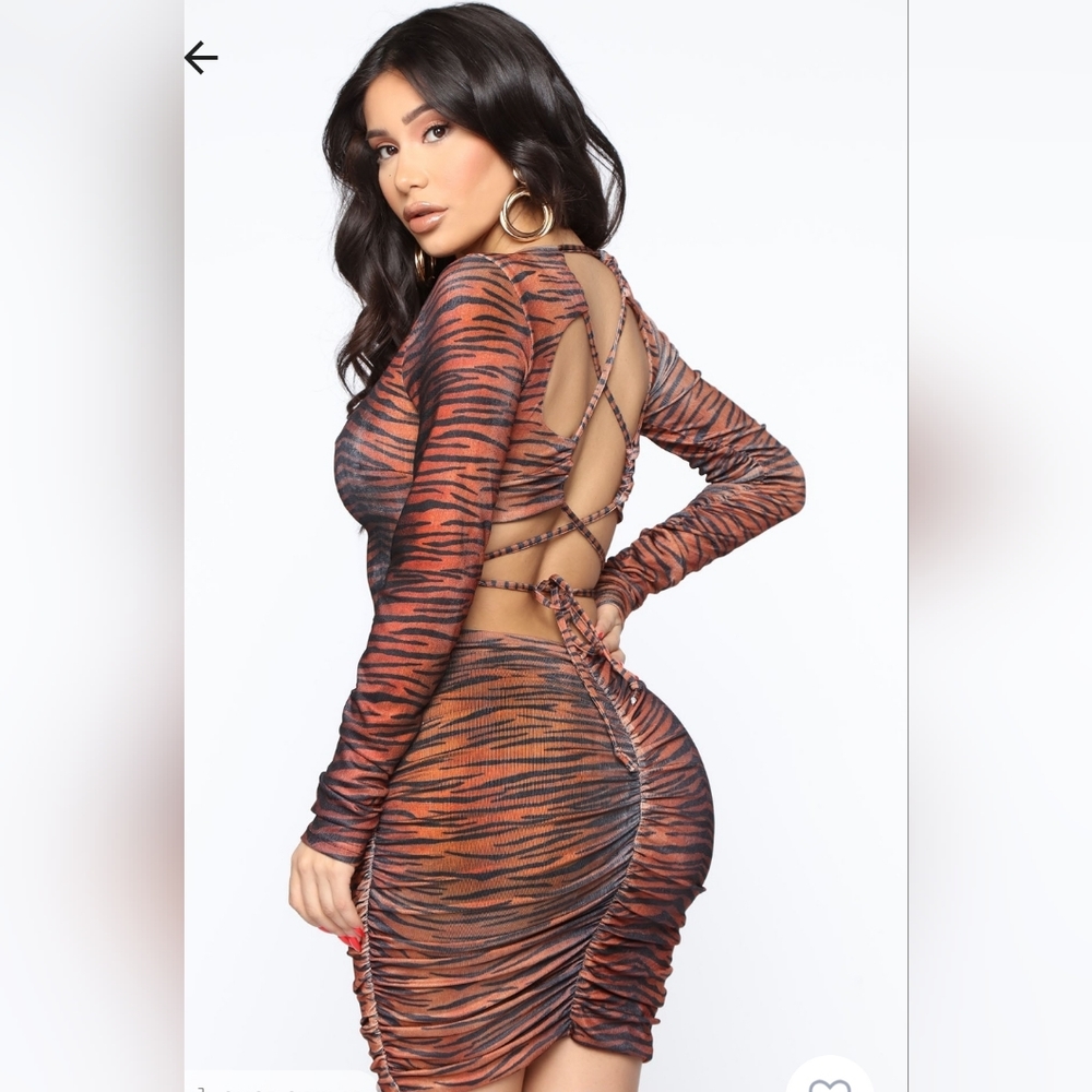 Fashion Nova Animal print midi dress